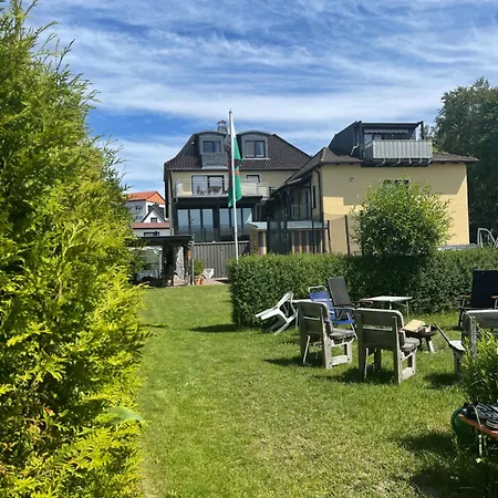 Ferienwohnung Haus Am Seeufer Backbord Waren  Esterno foto